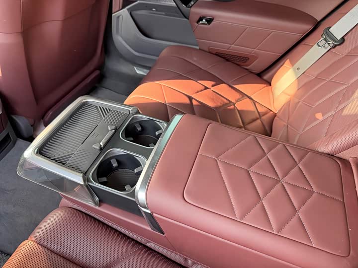 Фото 19 - BMW 7 Series