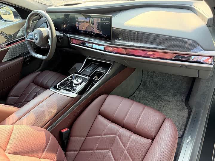 Фото 24 - BMW 7 Series