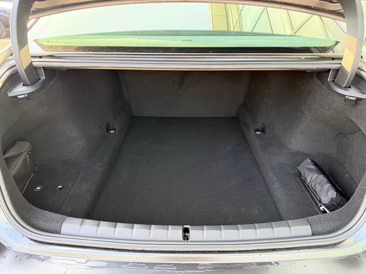 Фото 29 - BMW 7 Series