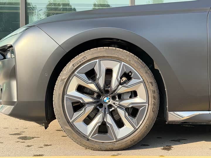 Фото 4 - BMW 7 Series