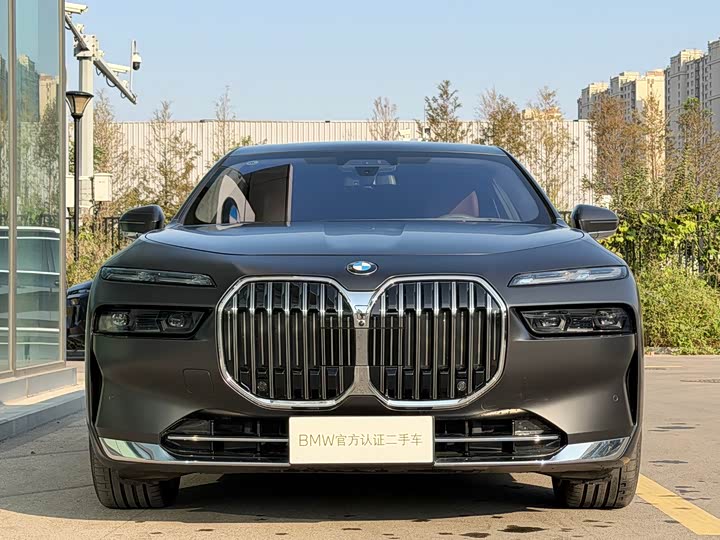 Фото 5 - BMW 7 Series