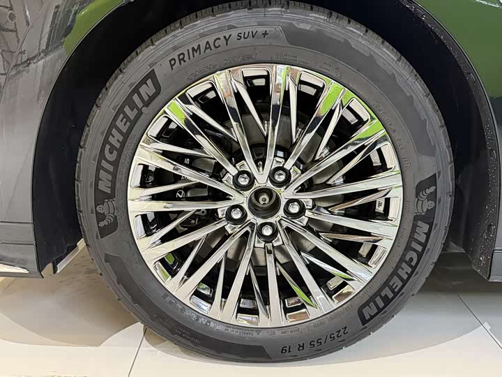 Фото 9 - Lexus LM