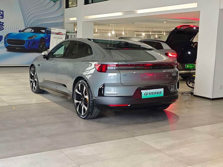 Фото 3 - Polestar 4