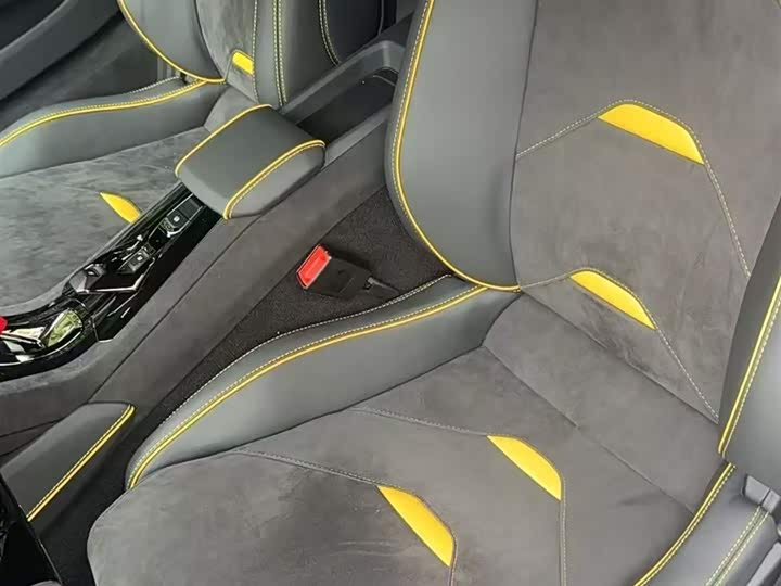 Фото 8 - Lamborghini Huracán