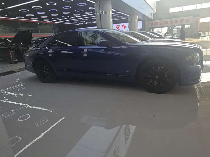Фото 4 - Bentley Flying Spur