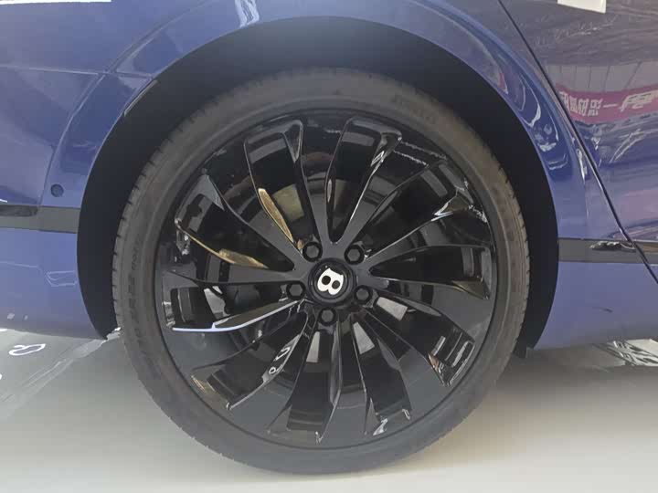 Фото 5 - Bentley Flying Spur