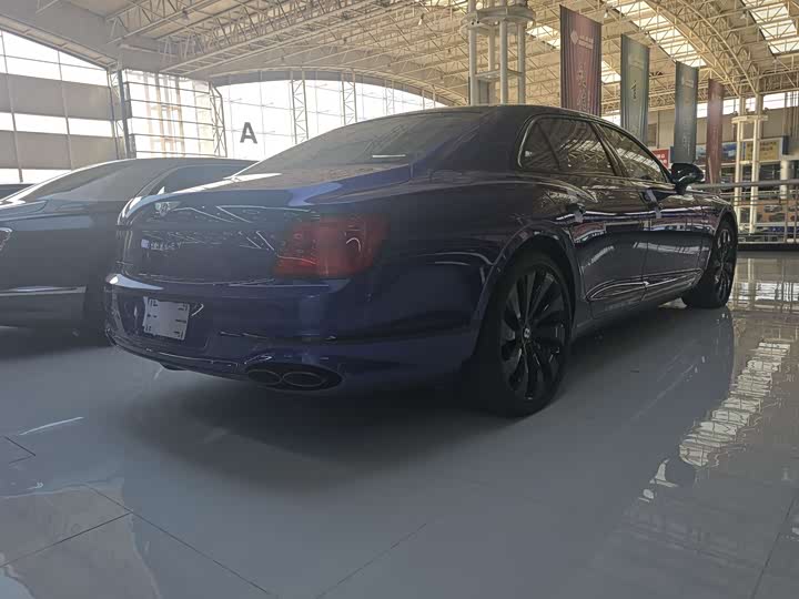 Фото 6 - Bentley Flying Spur