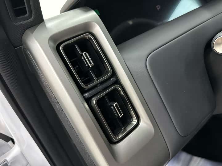 Фото 7 - Chery iCar V23