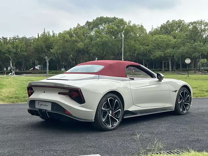 Фото 10 - MG Motor Cyberster