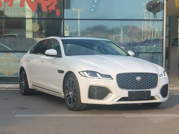 Фото 2 - Jaguar XF L