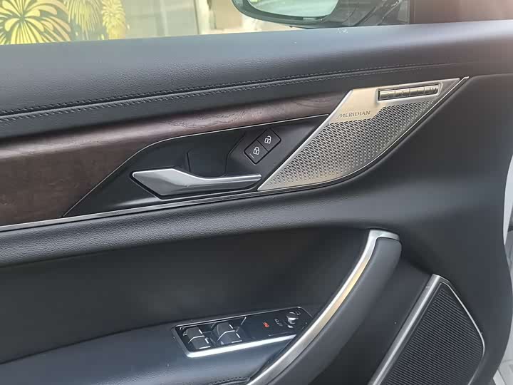 Фото 7 - Jaguar XF L