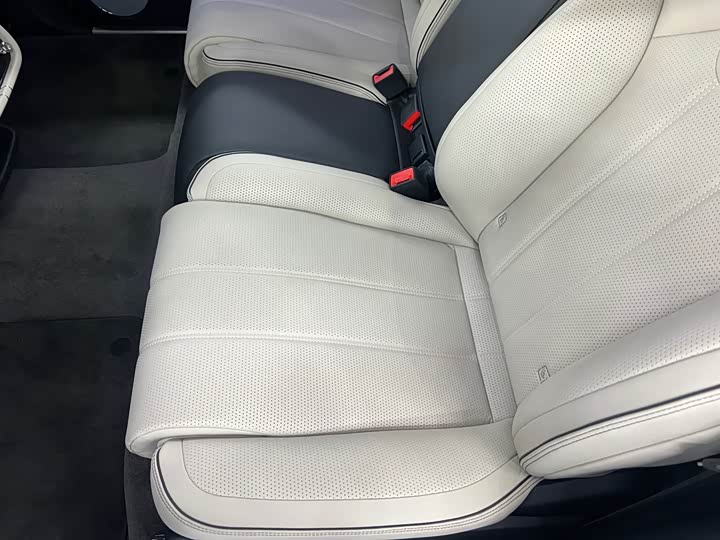 Фото 26 - Bentley Bentayga