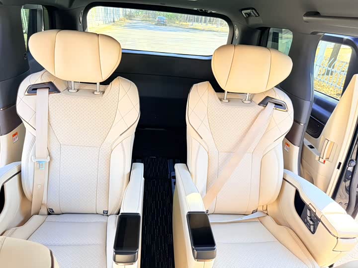 Фото 5 - Toyota Alphard