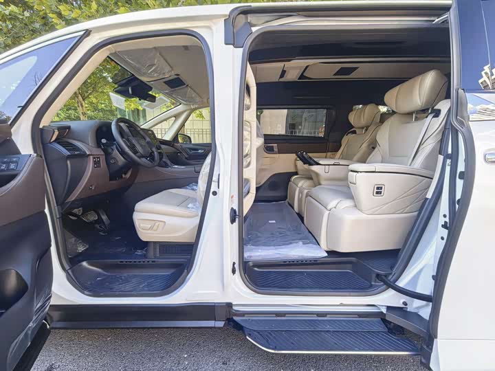 Фото 14 - Toyota Alphard