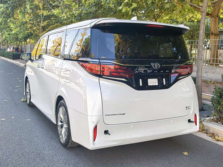 Фото 5 - Toyota Alphard