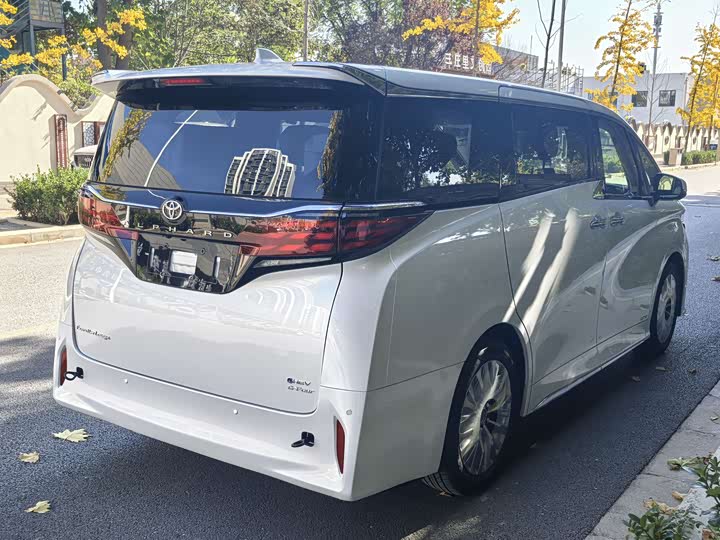 Фото 7 - Toyota Alphard