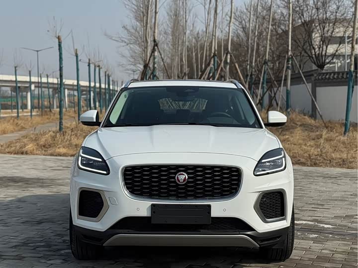 Фото 3 - Jaguar E-Pace