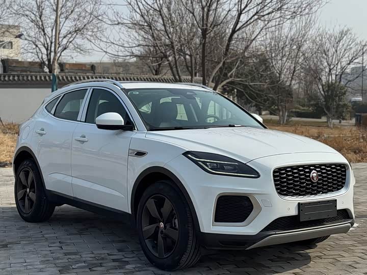 Фото 4 - Jaguar E-Pace