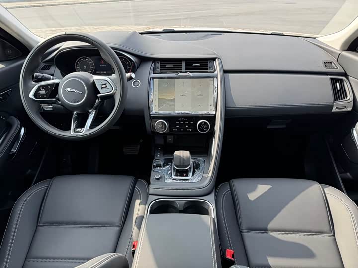 Фото 7 - Jaguar E-Pace