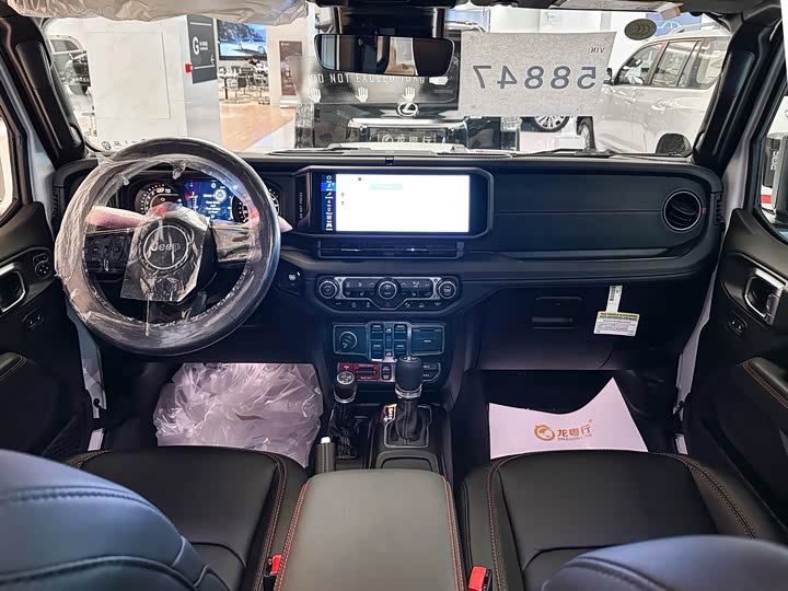 Фото 14 - Jeep Wrangler