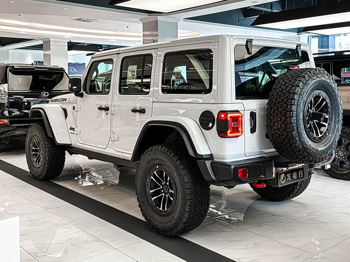 Фото 4 - Jeep Wrangler
