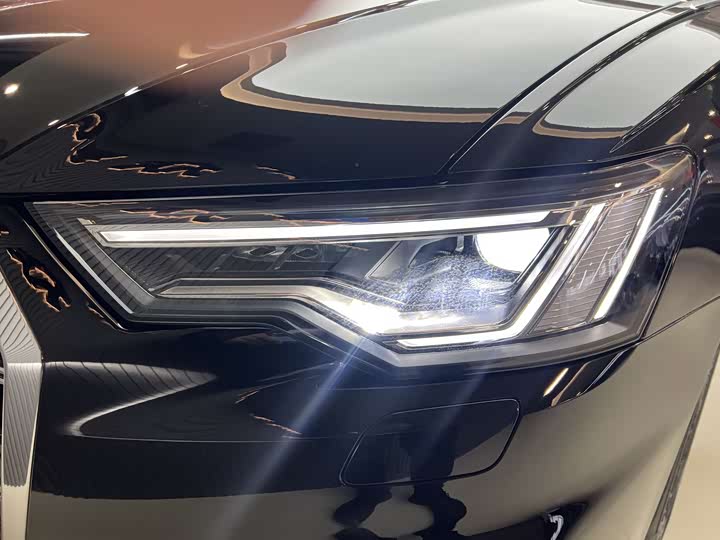 Фото 4 - Audi A6L