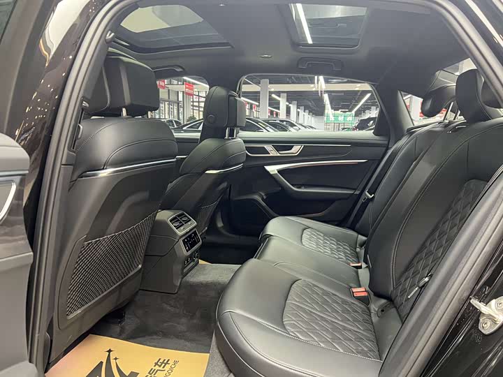 Фото 9 - Audi A6L