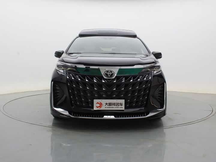 Фото 2 - Toyota Granvia