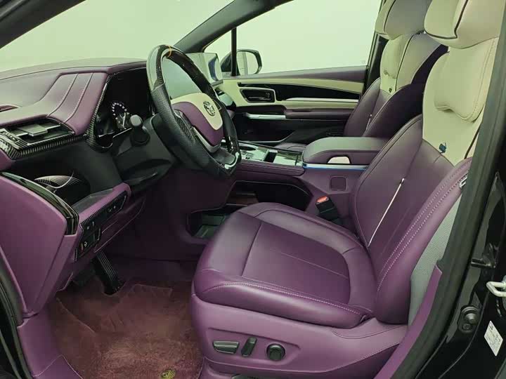 Фото 6 - Toyota Granvia