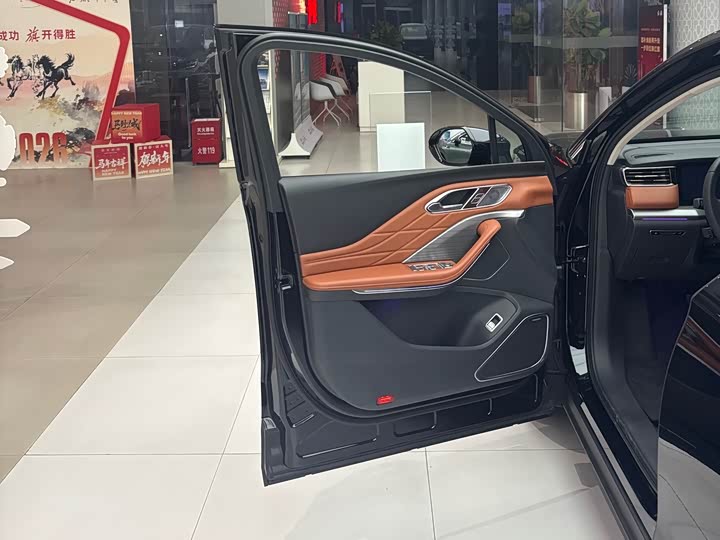 Фото 8 - Hongqi HS7 Hybrid