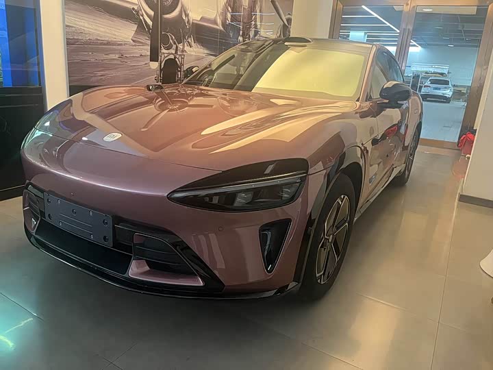 Фото 1 - Xiaomi YU7