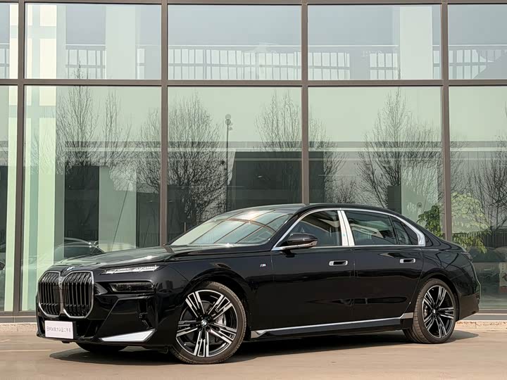 Фото 1 - BMW 7 Series