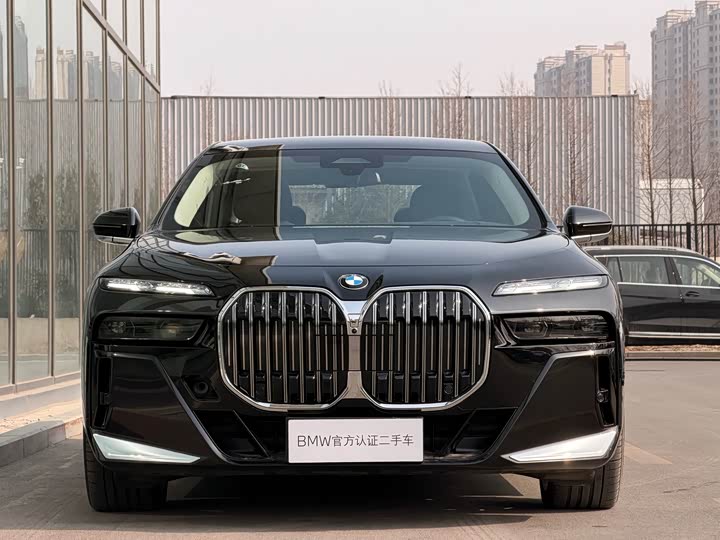 Фото 4 - BMW 7 Series