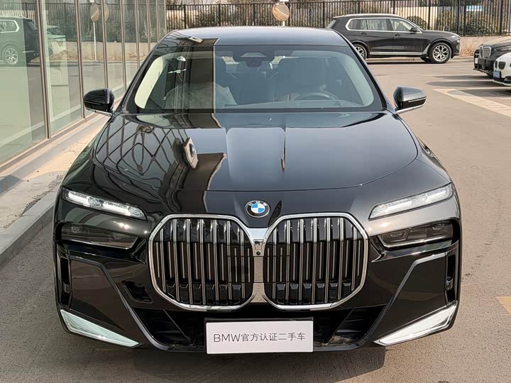 Фото 5 - BMW 7 Series