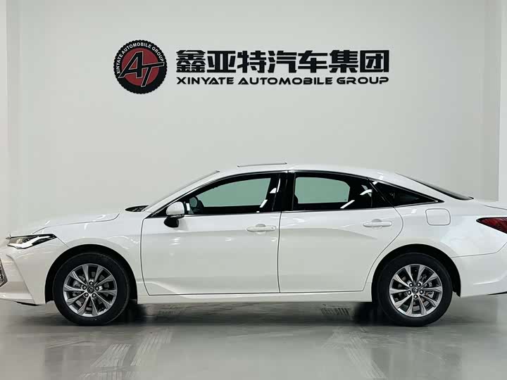 Фото 4 - Toyota Avalon