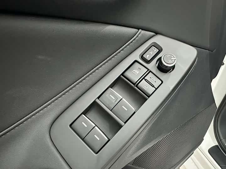 Фото 9 - Toyota Avalon