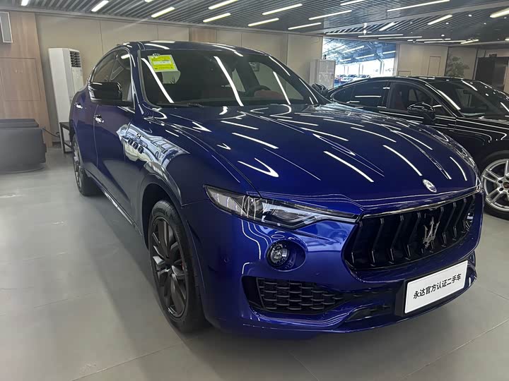 Фото 2 - Maserati Levante