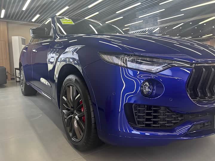 Фото 3 - Maserati Levante