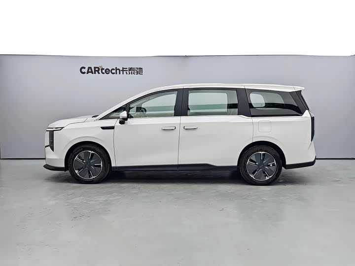 Фото 2 - Maxus Mifa 7