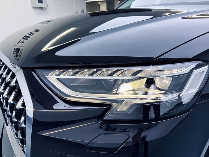 Фото 12 - Audi A8