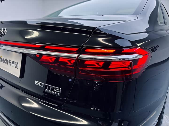 Фото 15 - Audi A8