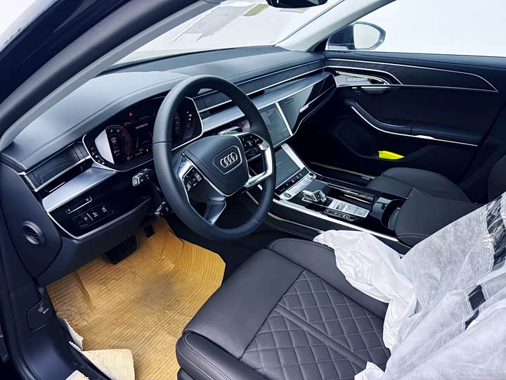 Фото 19 - Audi A8