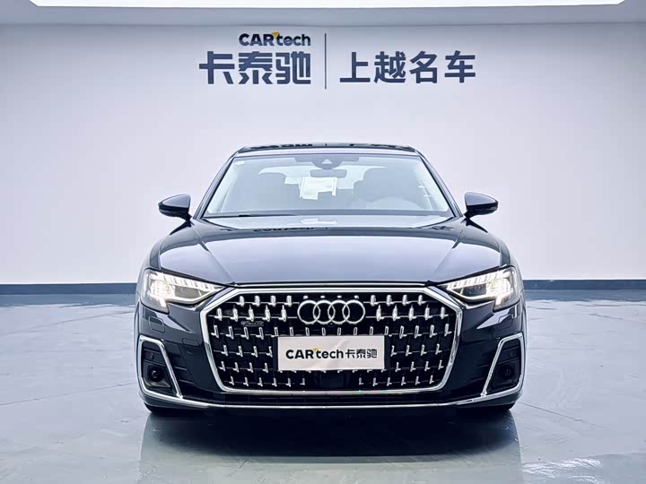 Фото 2 - Audi A8