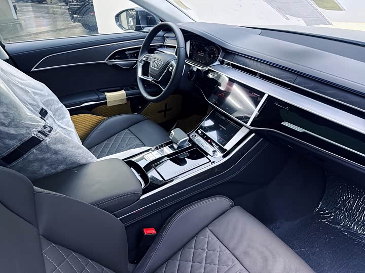 Фото 27 - Audi A8