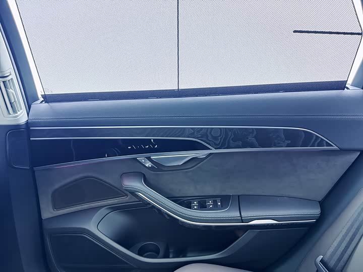 Фото 28 - Audi A8