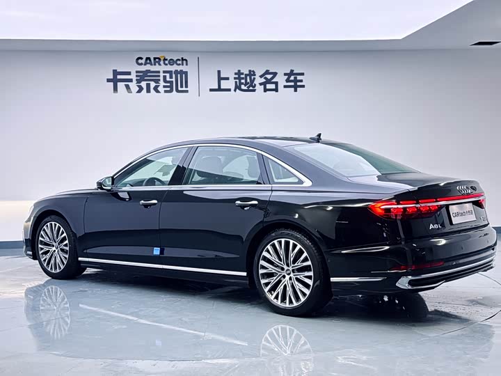 Фото 7 - Audi A8