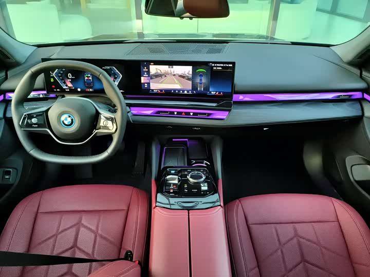 Фото 16 - BMW i5