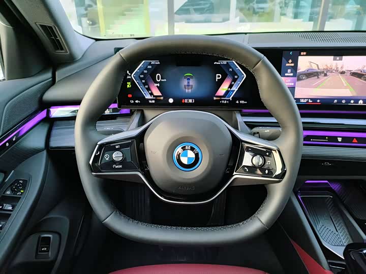 Фото 17 - BMW i5