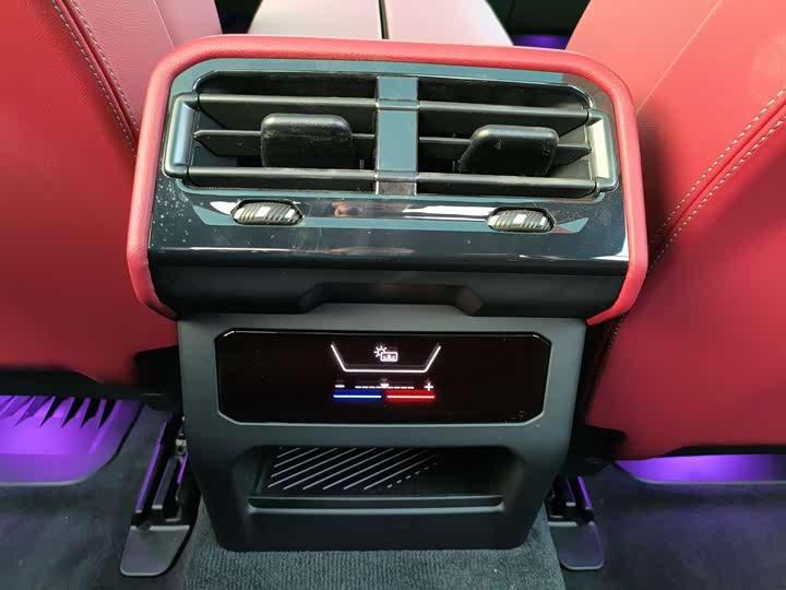 Фото 20 - BMW i5