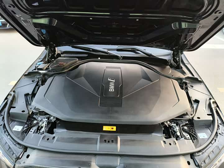 Фото 24 - BMW i5